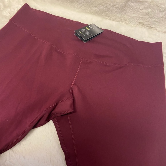 1 left! NWT! Nike One High Rise leggings burgundy plus size 2X - Picture 6 of 8